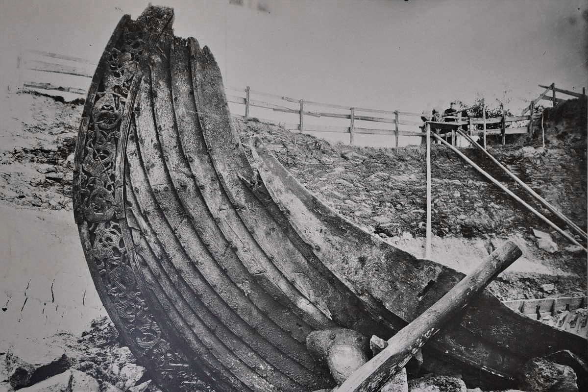 Jonathan Bennett speaks with Jan Bill, curator of the Viking Ship Collection, about Harald Bluetooth’s possible involvement in the plundering of the Oseberg and Gokstad burial mounds.