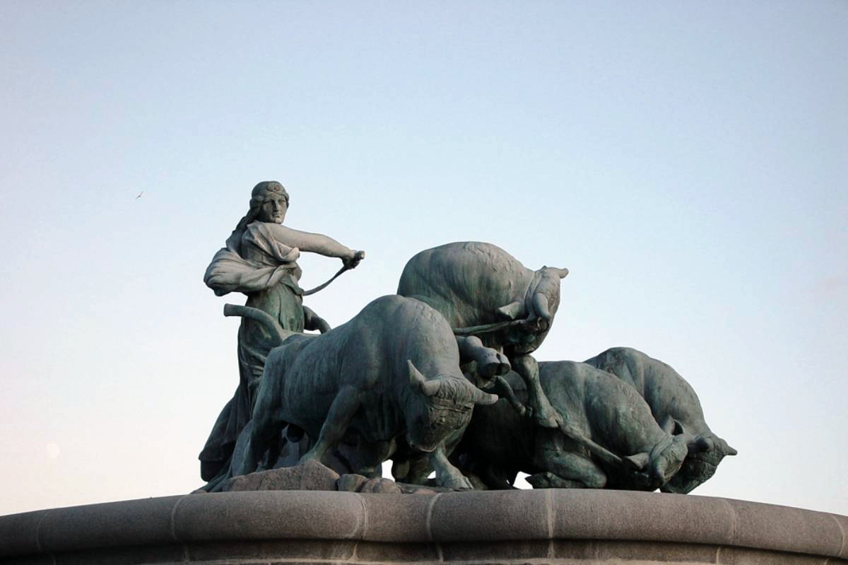 Installed in 1908, Copenhagen's Gefion Fountain is a dramatic depiction of the Norse goddess Gefjon, sculpted by Anders Bundgaard.