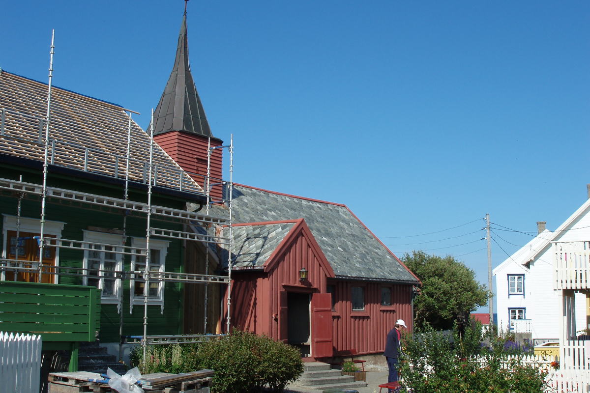 Located on a small island near Kristiansund, the Grip Stave Church was constructed in 1470 and has been a significant religious site ever since.