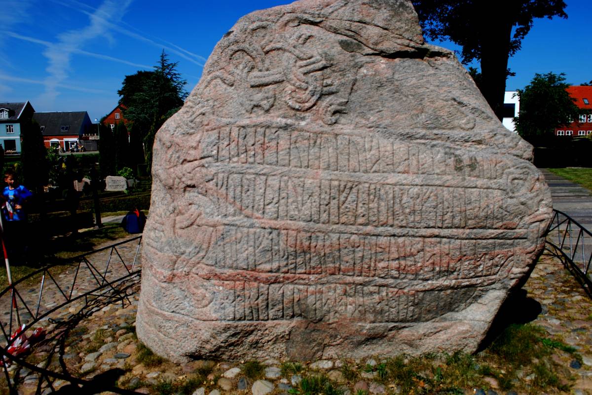 The claim that the second Jelling stone was made in the 12th century has faced strong opposition in Denmark.