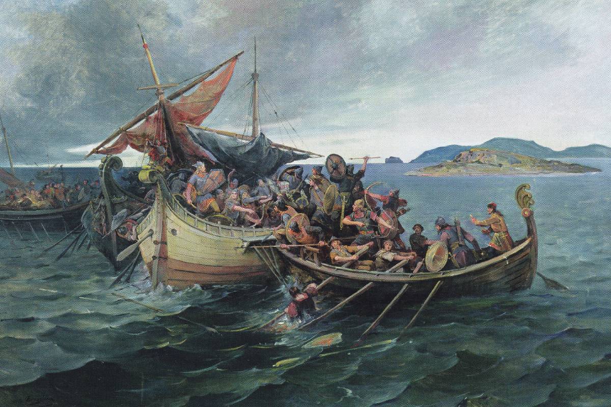 The Jomsvikings (small ship) are joining the Battle of Svolder.