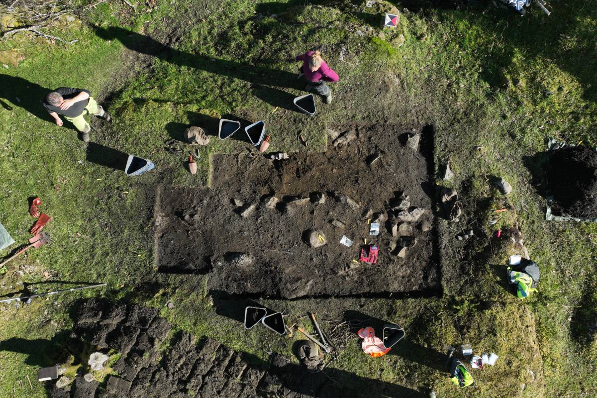At Skumsnes in Norway, 20 Viking graves were identified, with discoveries highlighting women's contributions to trade and household management.