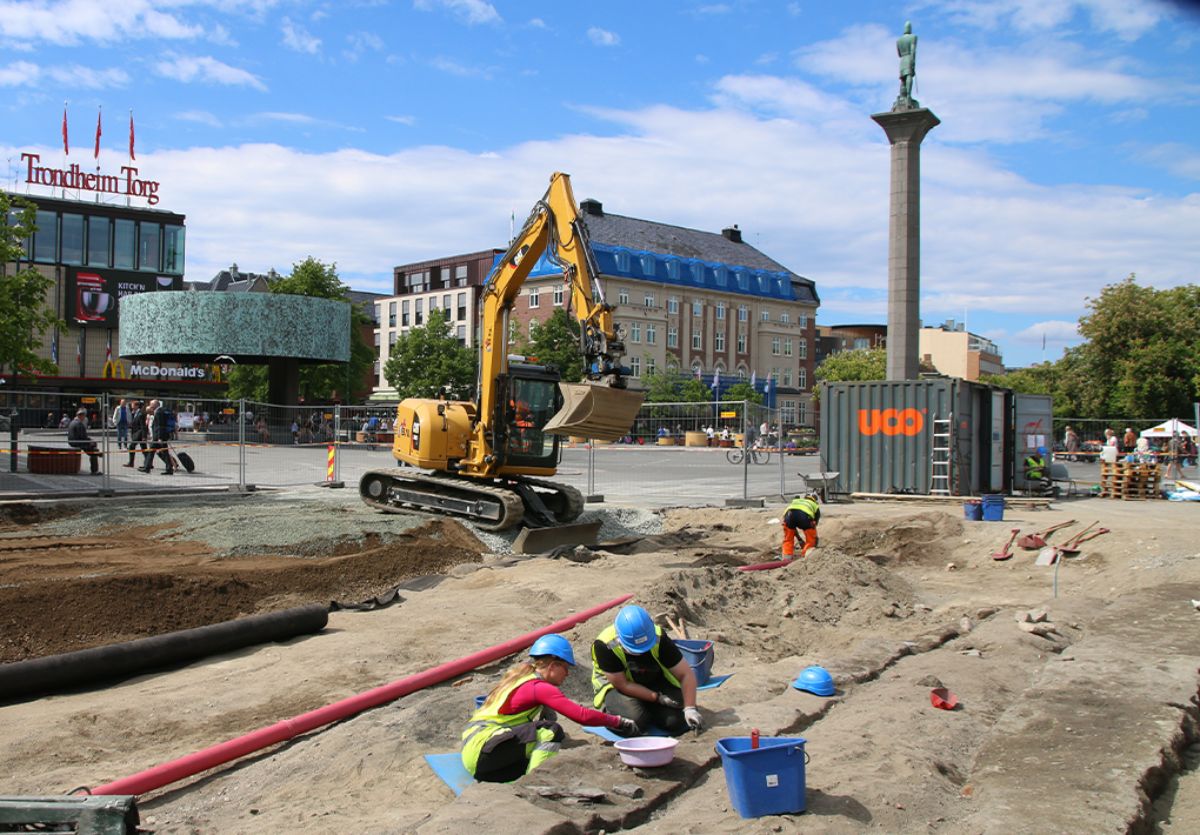 The results of the 2014-2020 archaeological investigations of Trondheim's central square have been collected in a new book.