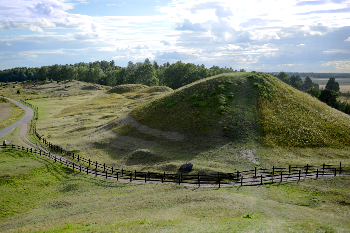 Archeological research using ground-penetrating radar indicates that the Gamla Uppsala temple was a significant pre-Christian structure, potentially the largest north of the Alps.