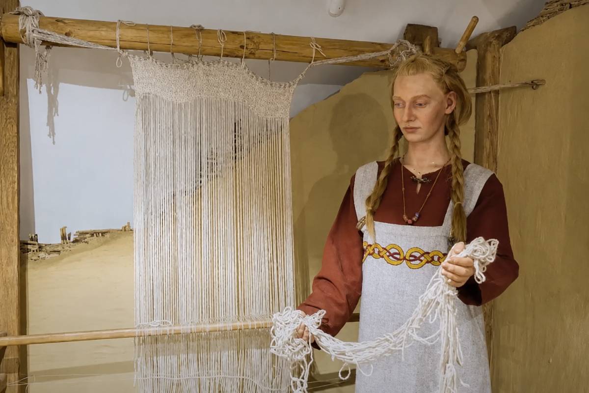 A reconstructed Viking Age domestic scene from Truso.